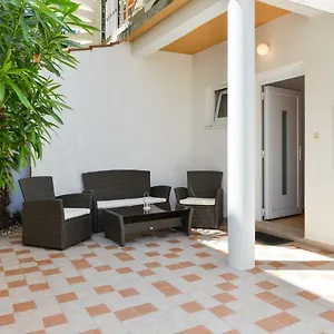Appartement Mandic With Parking, Zadar