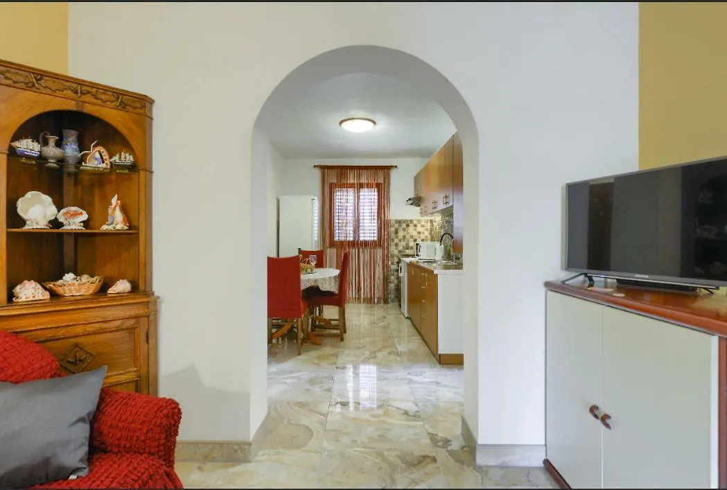 Apartment Pegy زادار